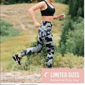 Zyia Green Camo Light and Tight 6/8